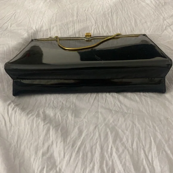 Etra Vintage 1950’s classic Patent Leather Clutch Purse with Gold Hardware - Picture 2 of 14